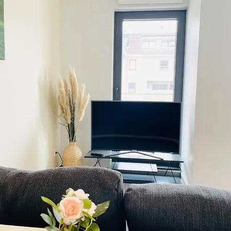 Apartment New One Bedroom Flat- Terrace & Parking *